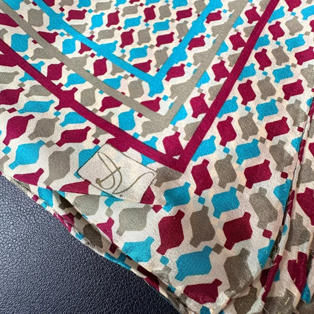 Diane‎ von Furstenberg Vintage Silk Square Scarf Geometric Tile Print 30
